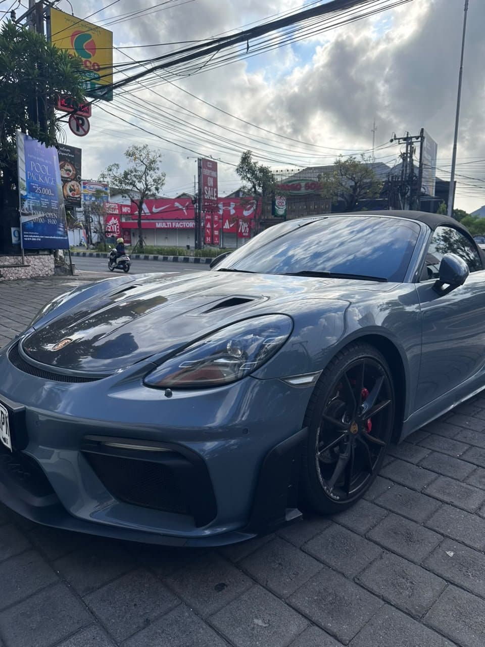 Porsche 718 Grey Convertible 8